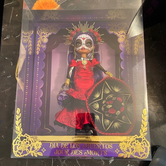 Collector Rainbow High 2022 Celebration Edition Día De Los Muertos Maria Garcia - Picture 8 of 16
